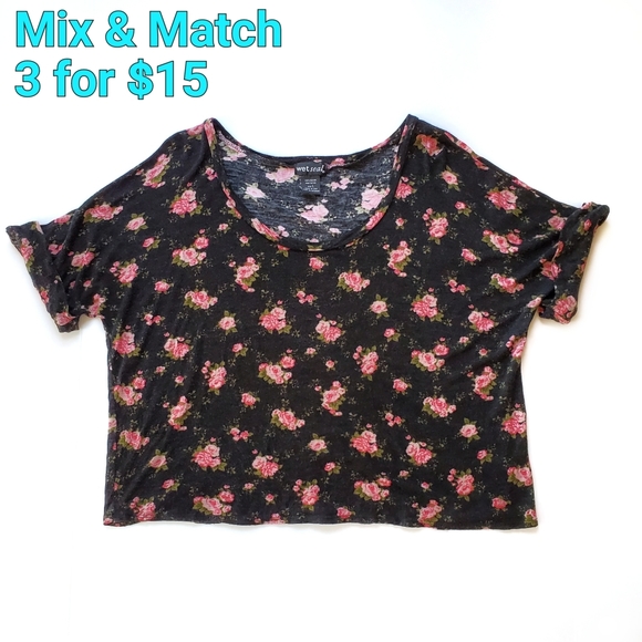 Wet Seal Tops - Wet Seal Floral Tee Black Large